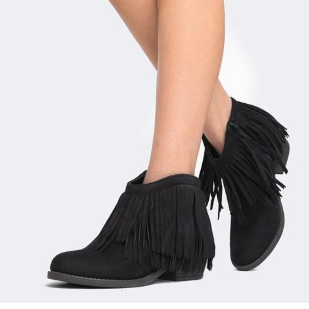 American Eagle Suede Boots
